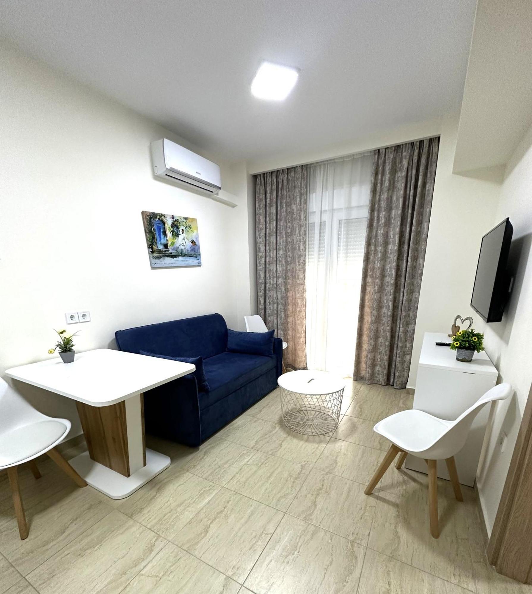 Navarino Luxe Suites Peraía Dış mekan fotoğraf
