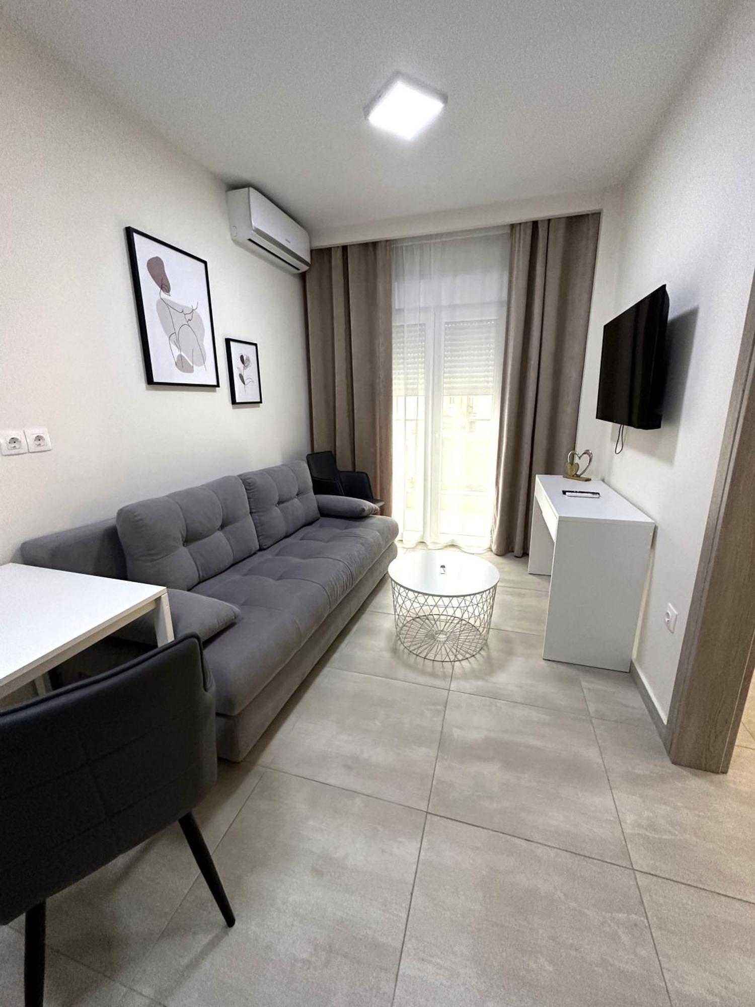 Navarino Luxe Suites Peraía Dış mekan fotoğraf
