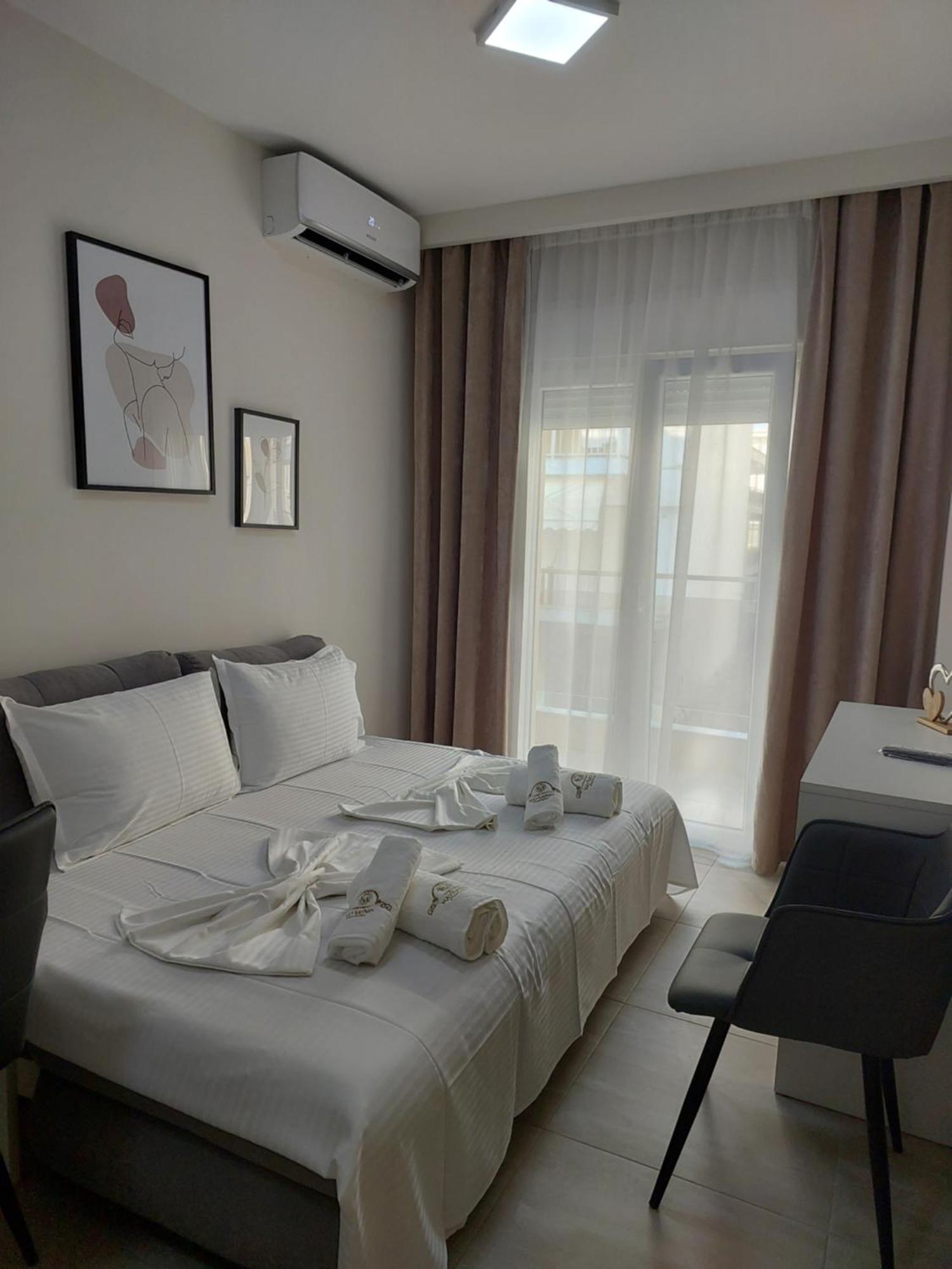 Navarino Luxe Suites Peraía Dış mekan fotoğraf