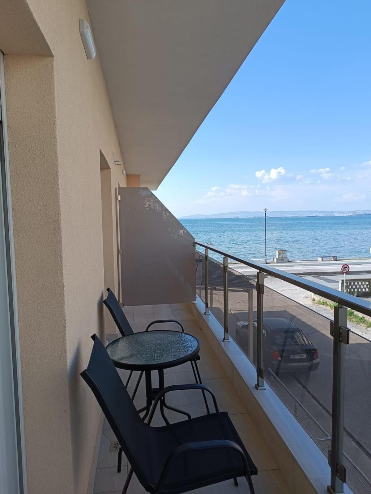 Navarino Luxe Suites Peraía Dış mekan fotoğraf