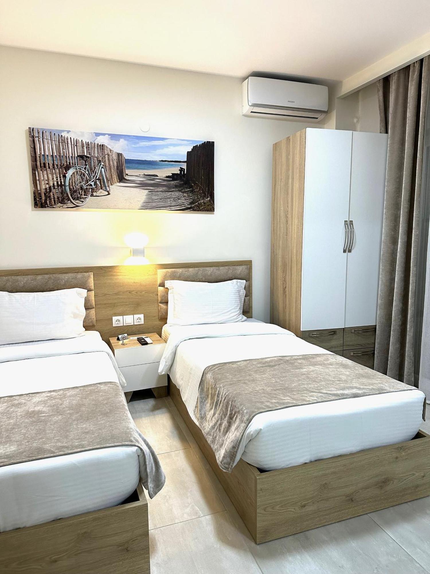 Navarino Luxe Suites Peraía Dış mekan fotoğraf