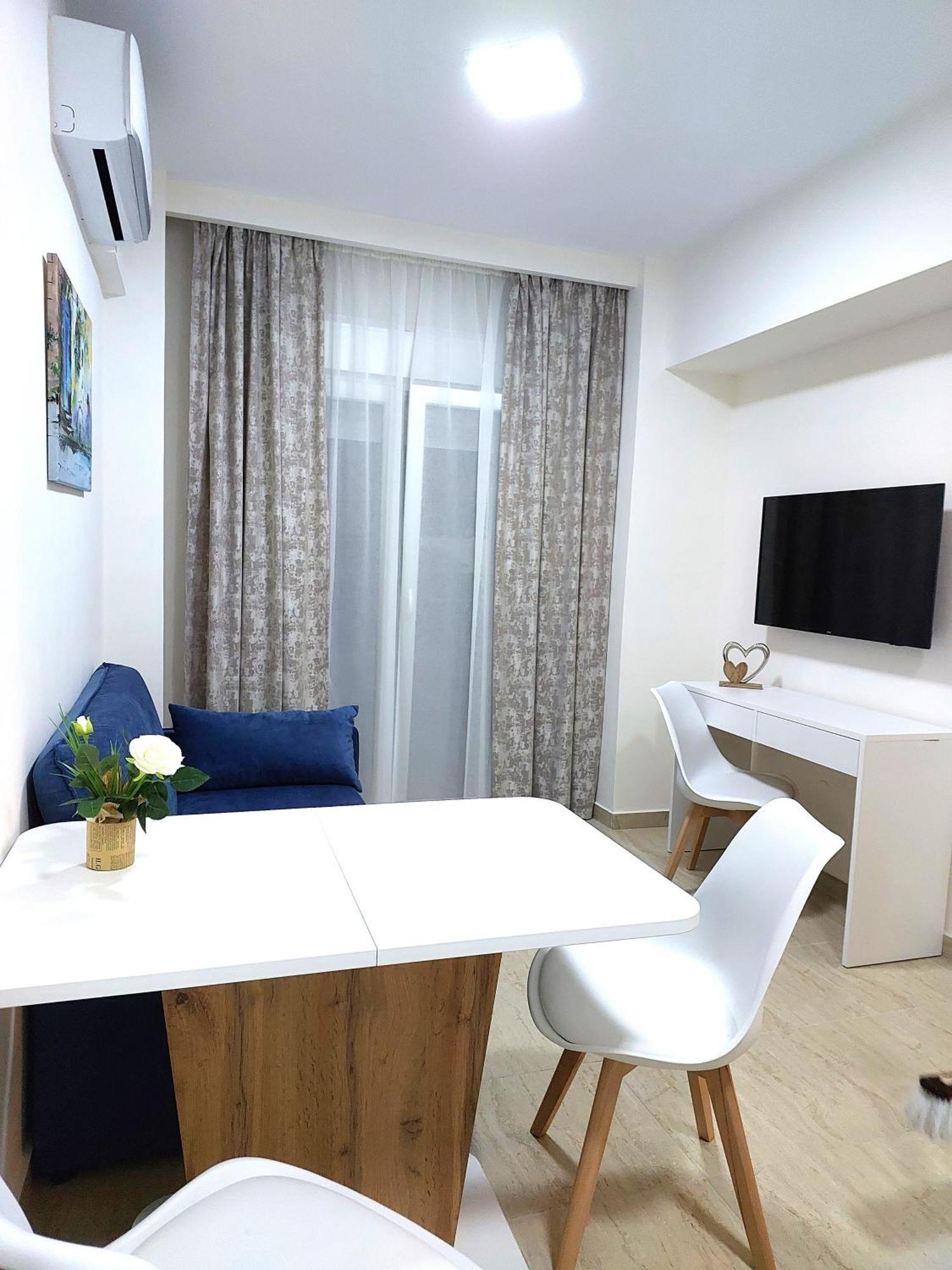 Navarino Luxe Suites Peraía Dış mekan fotoğraf